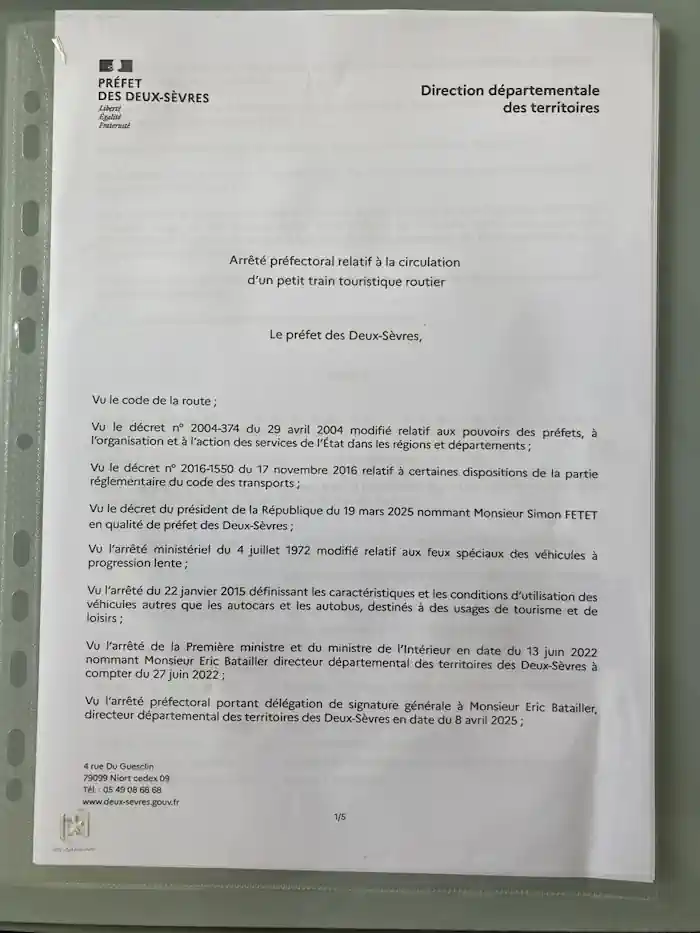 Le petit train TDM en règle pour circuler à Chef Boutonne Le petit train TDM en règle pour circuler à Chef Boutonne
