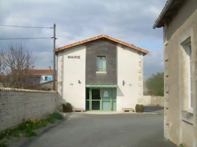 Mairie de Juillé Mairie de Juillé